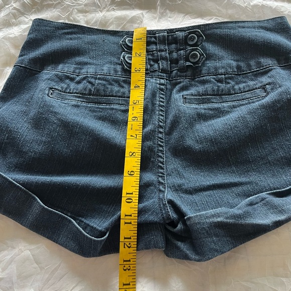 BoomBoom Jeans Juniors Low Cut Shorts - Picture 6 of 6